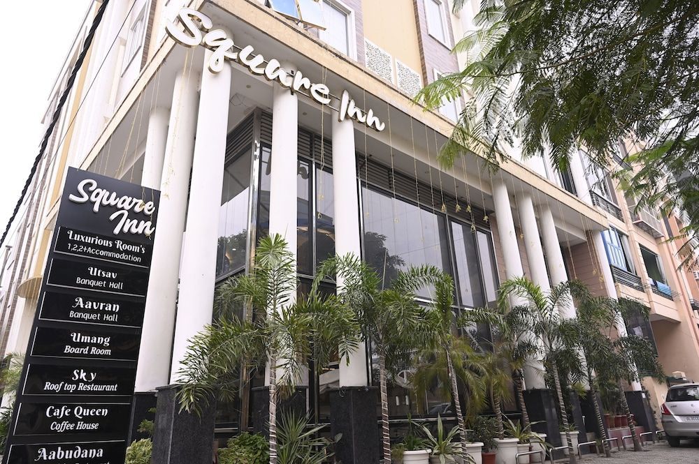 Hotel Square Inn Cantonment Varanasi 1