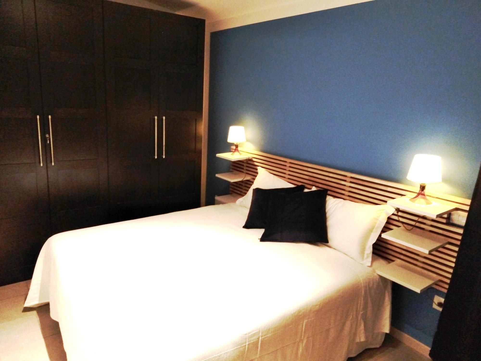 Acetylene B&B 1