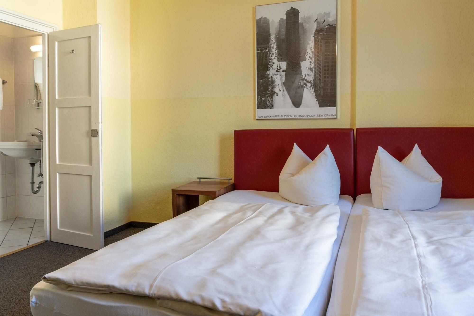 Hotel-Pension am Siegestor 1