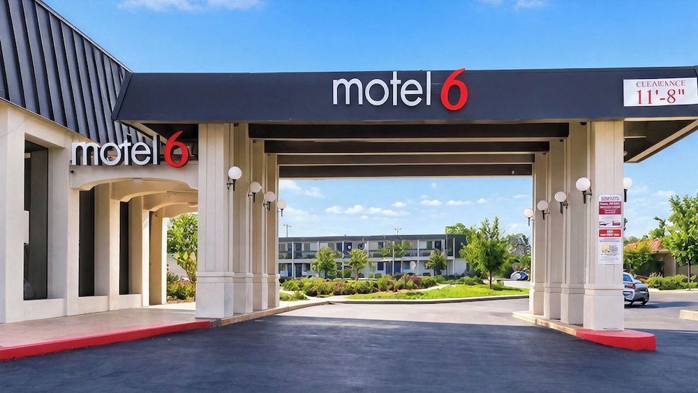 Motel 6-Claremont, CA 1