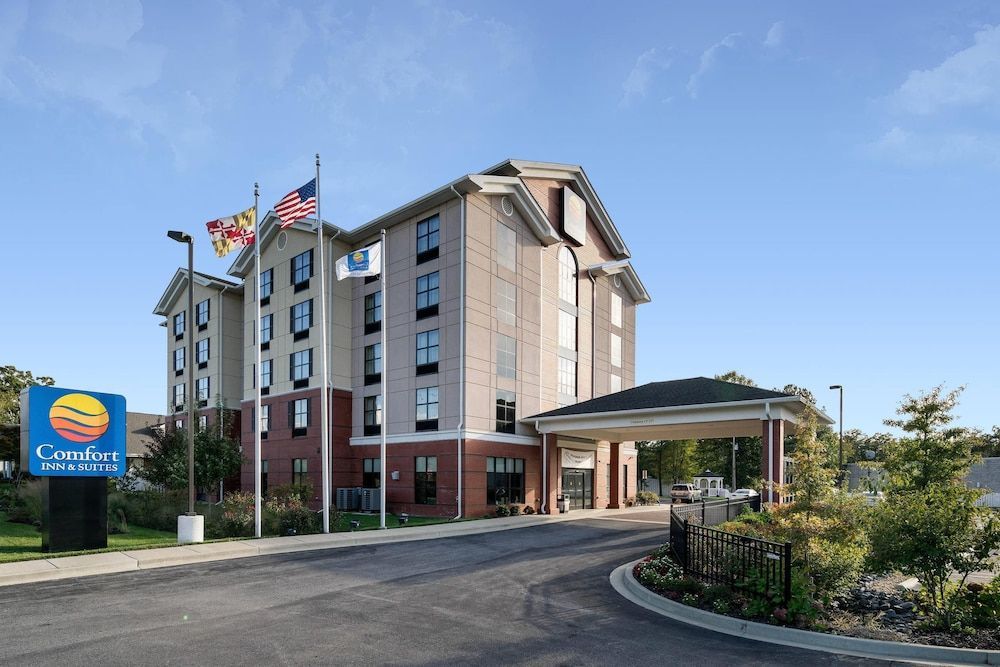 Comfort Inn & Suites Lexington Park near Pax River 1