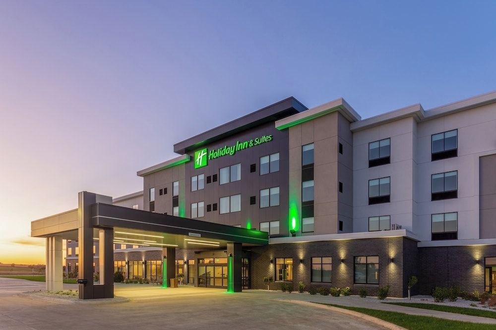 Holiday Inn & Suites CEDAR FALLS-WATERLOO EVENT CTR by IHG 1