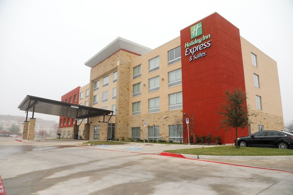 Holiday Inn Express & Suites FORNEY by IHG 1