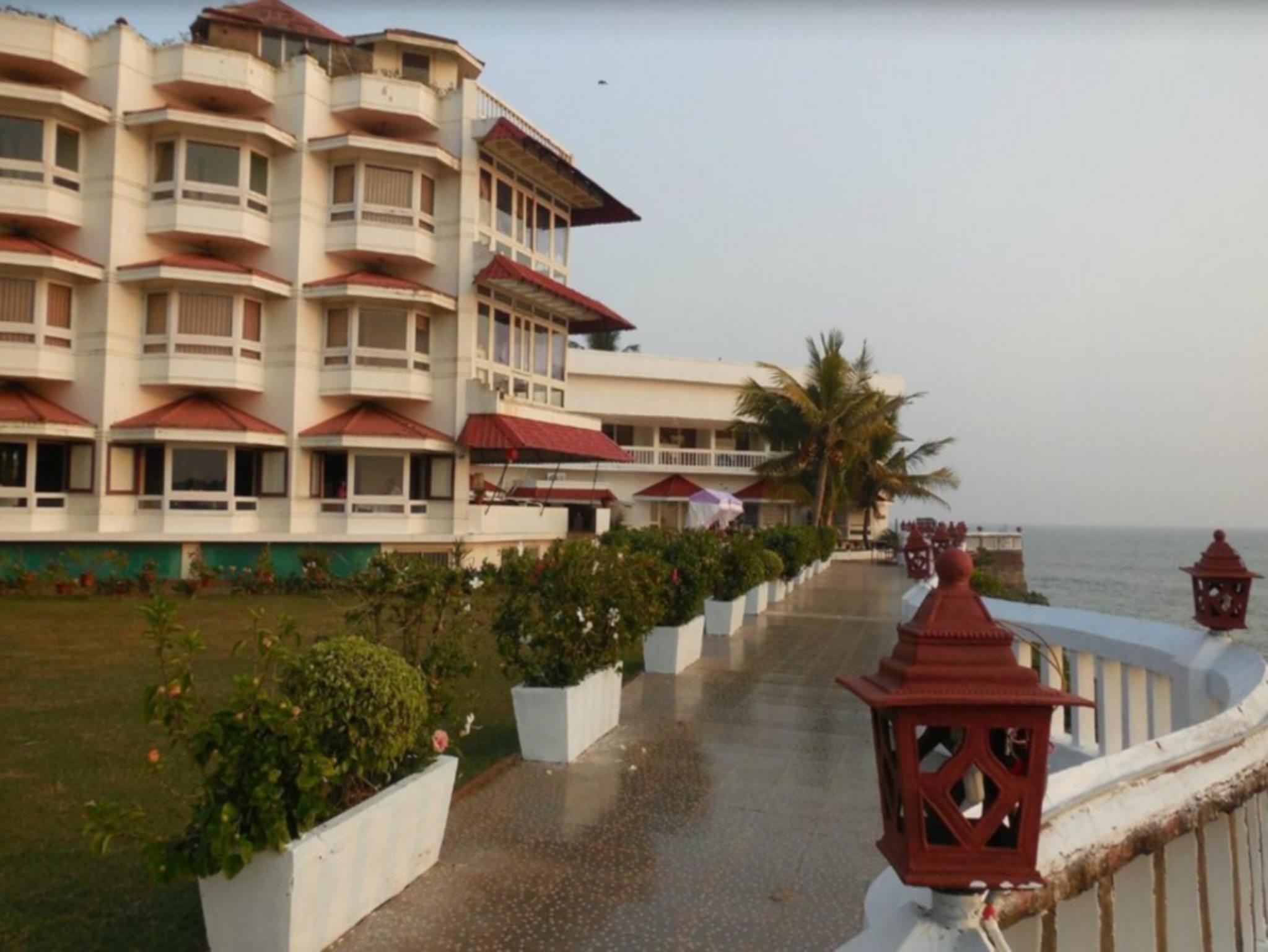 Mascot Beach Resort 2