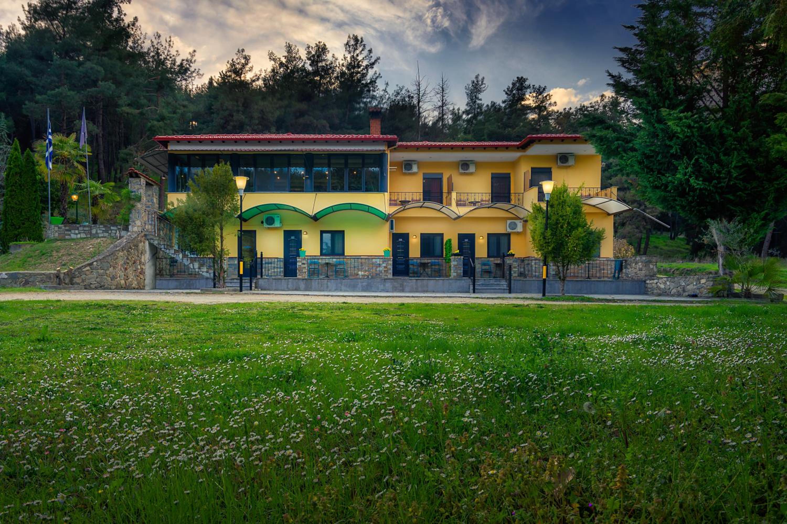 River Side Rooms 2