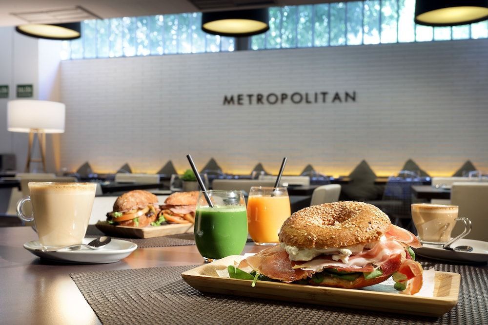 Metropolitan Sagrada Familia – Adults Only 2