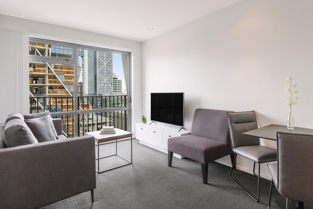 Auckland Harbour Suites 1