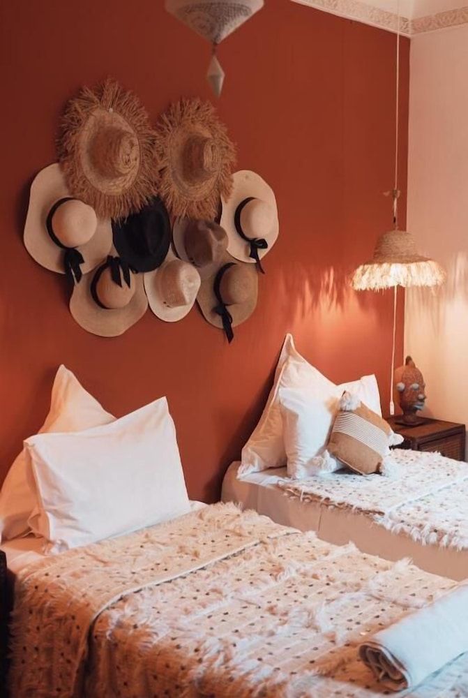 Riad New Moon 1