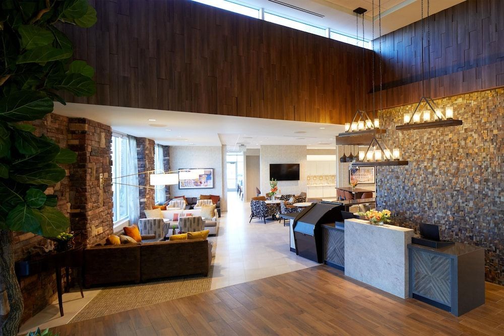 Hyatt Place Las Vegas at Silverton Village 2