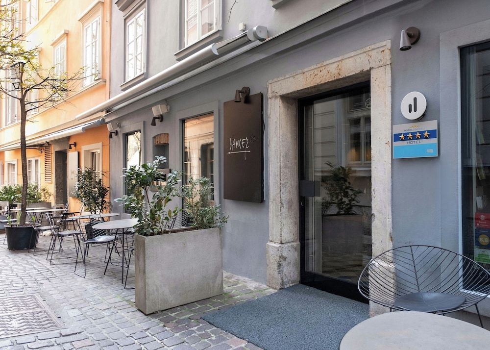 Vander Urbani Resort – a Member of Design Hotels 1