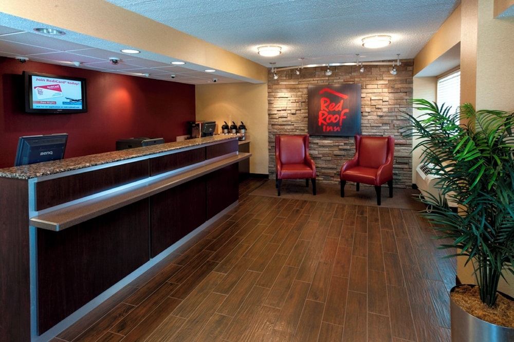Red Roof Inn PLUS+ Philadelphia Airport 2