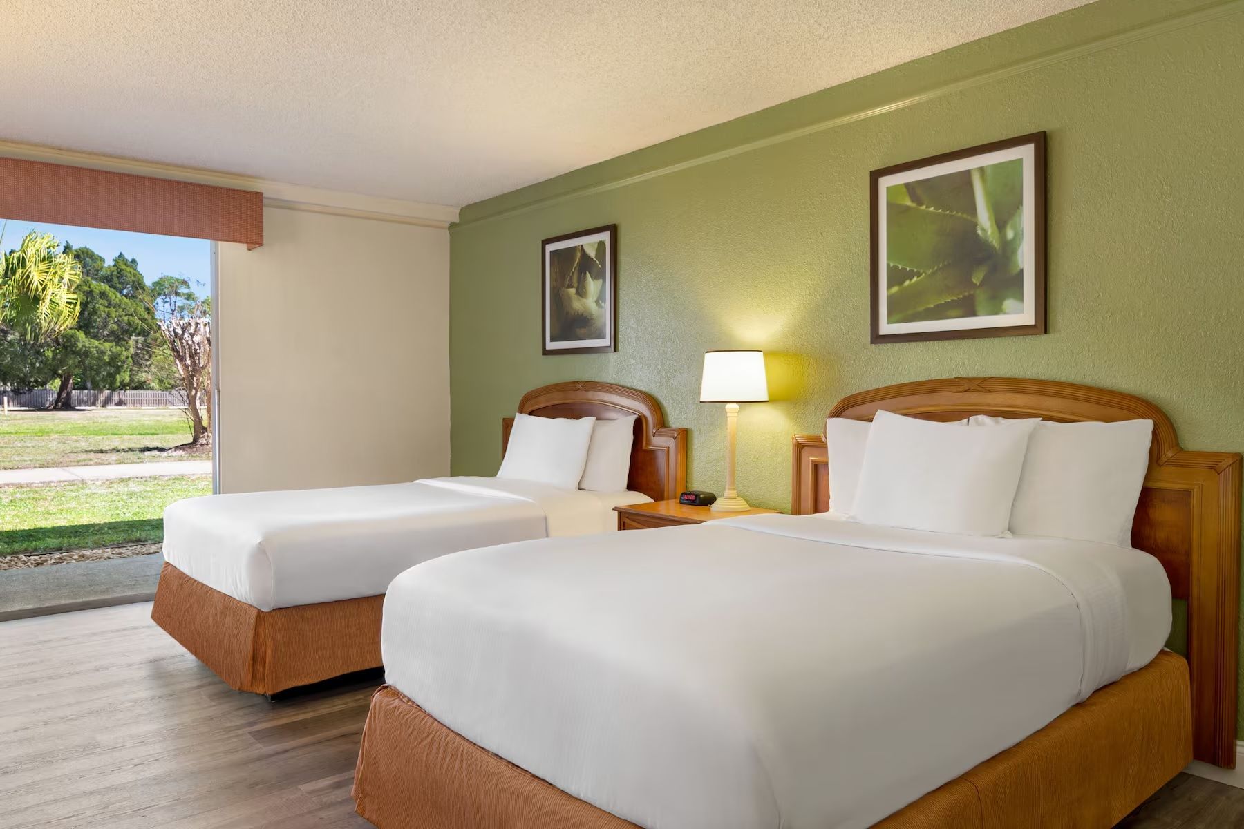 Baymont By Wyndham Daytona Beach/Intl Speedway 1