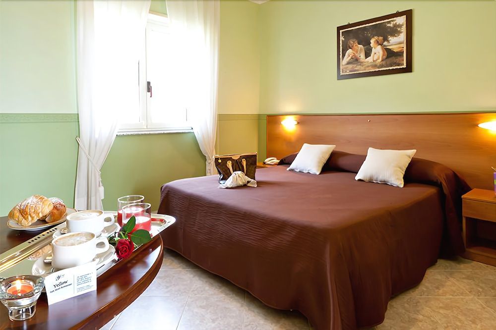 Yellow Park Hotel 2