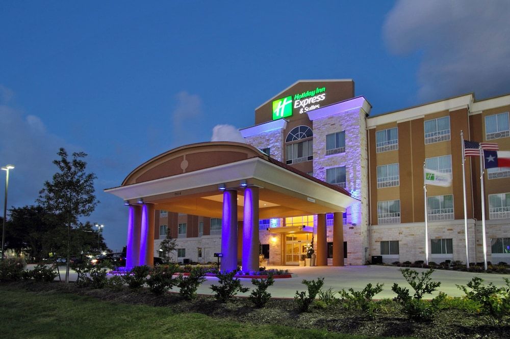 Holiday Inn Express & Suites HOUSTON EAST - BAYTOWN by IHG 1