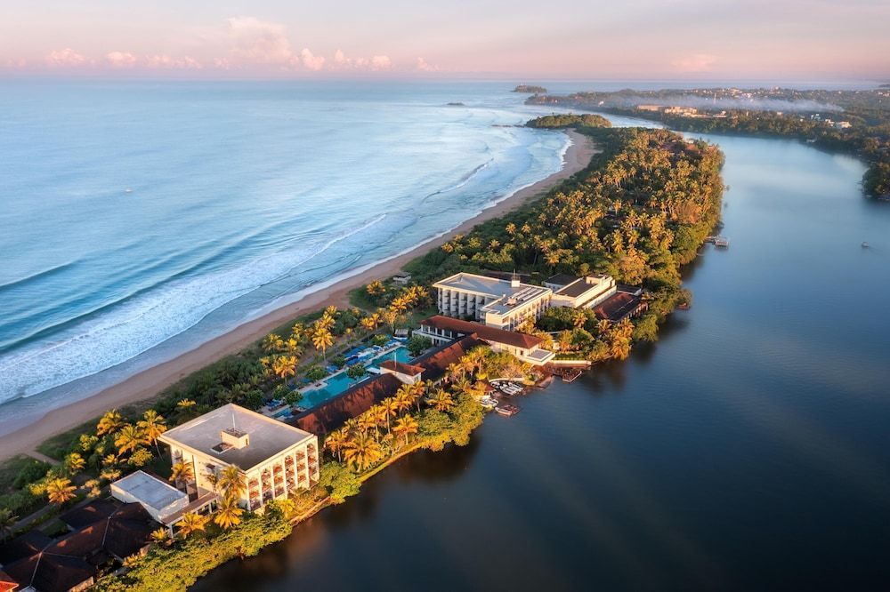 Pullman Bentota Resort And Spa 1