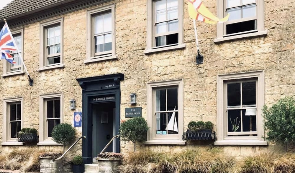 Bridge House Hotel 1