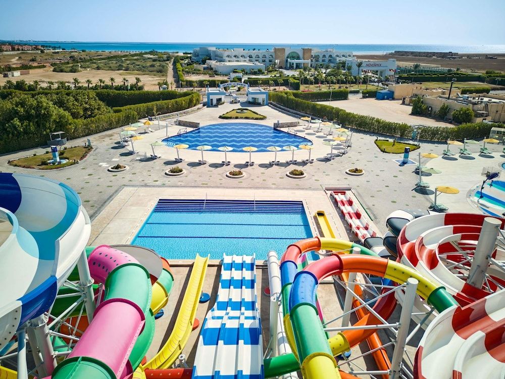 Movenpick Waterpark Resort & Spa Soma Bay 1
