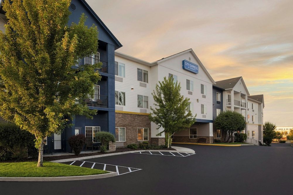 City Express By Marriott Redmond Bend Airport 1