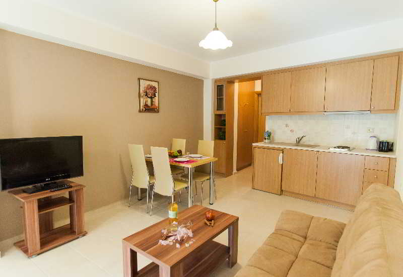 Castello Apartments 1