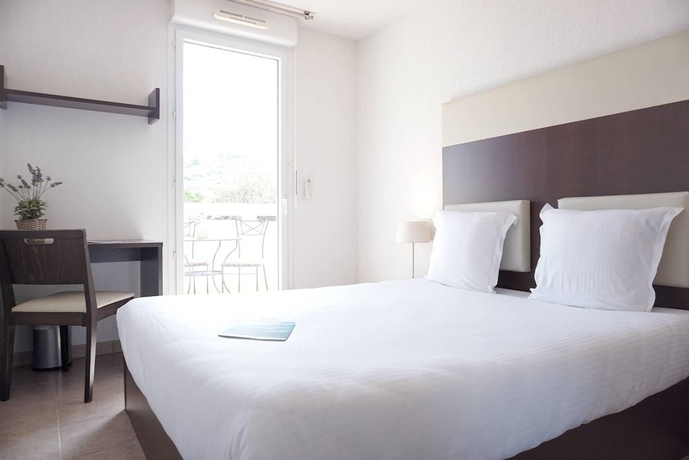 Comfort Aparthotel Six-Fours 1
