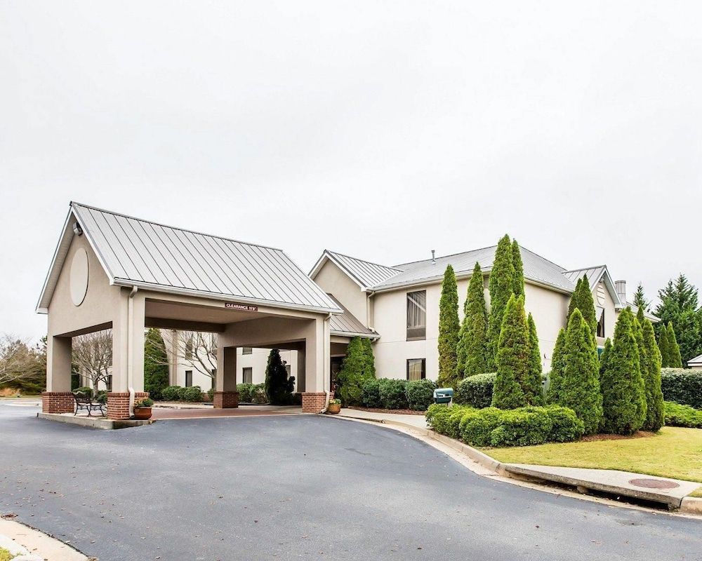 Quality Inn & Suites Dawsonville 1
