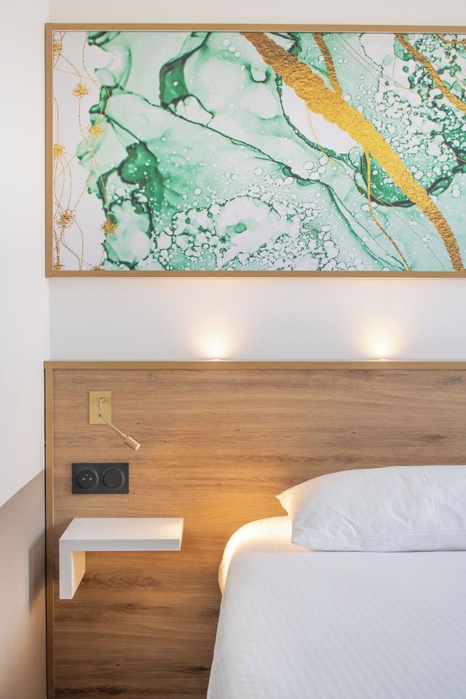 Brit Hotel Rennes Cesson 1