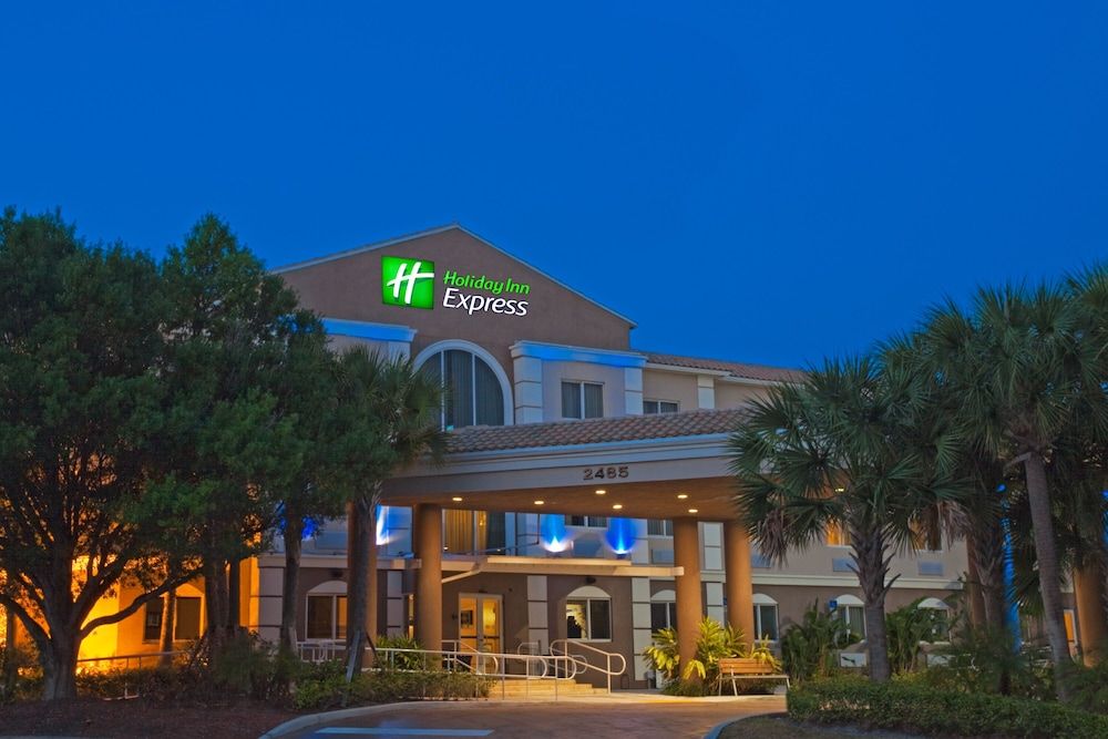 Holiday Inn Express WEST PALM BEACH METROCENTRE by IHG 1