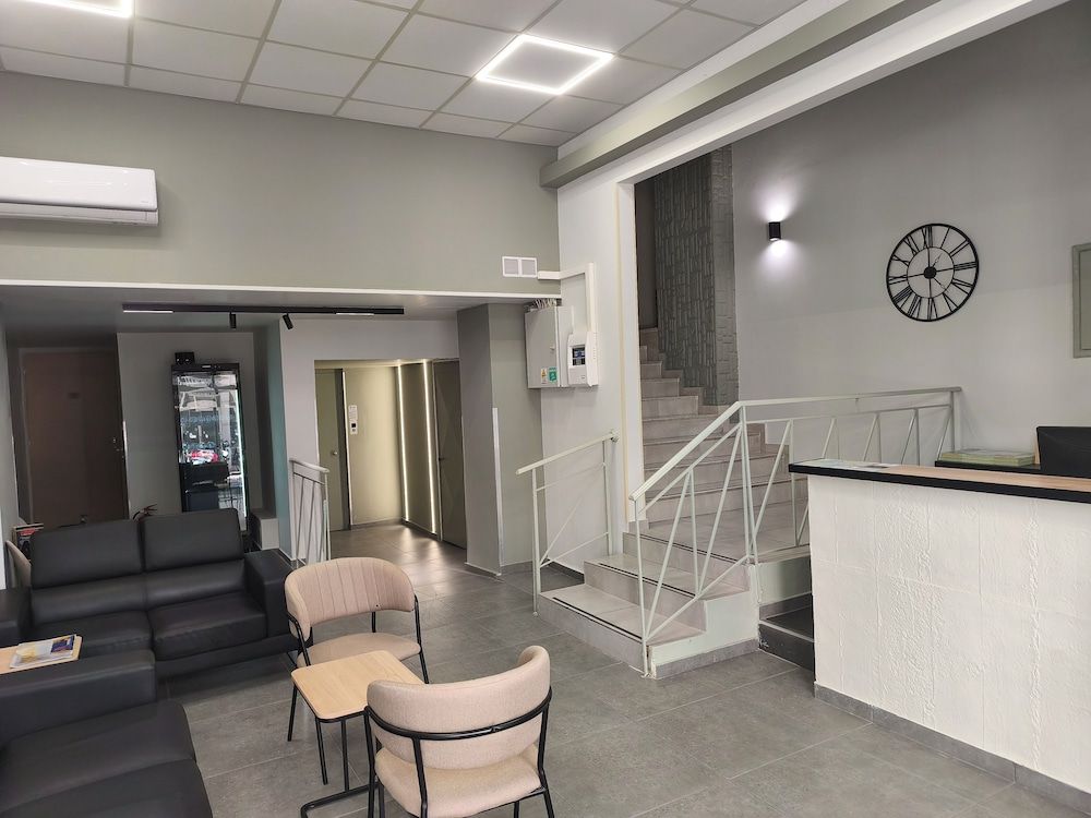 Achillion Hotel Piraeus 2