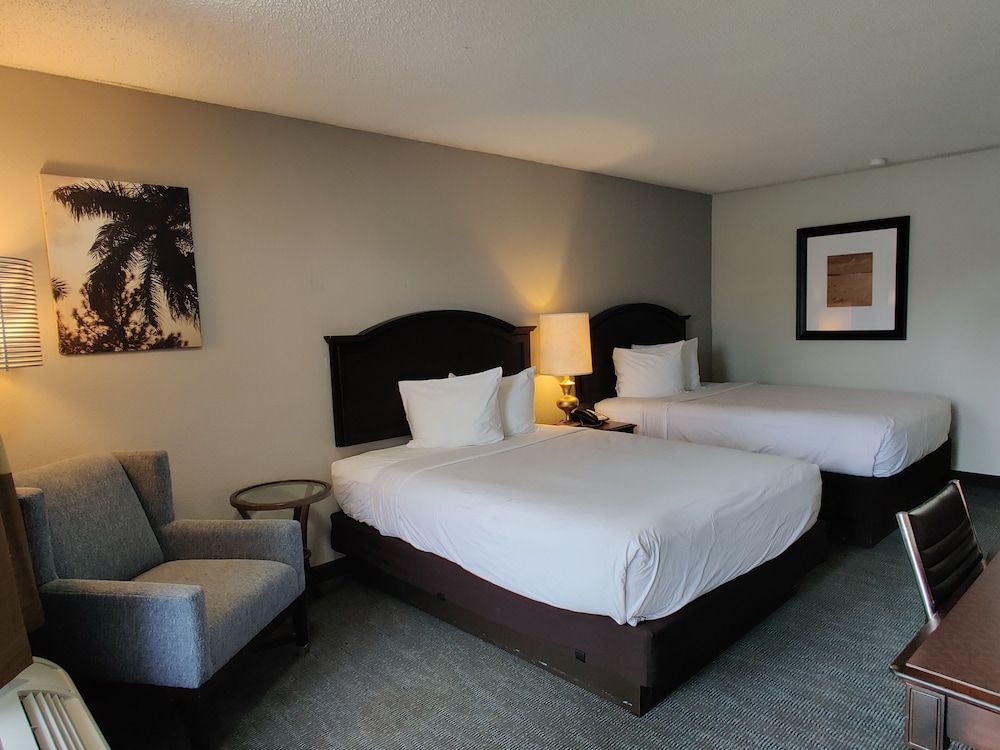 Rodeway Inn Lumberton Central 1