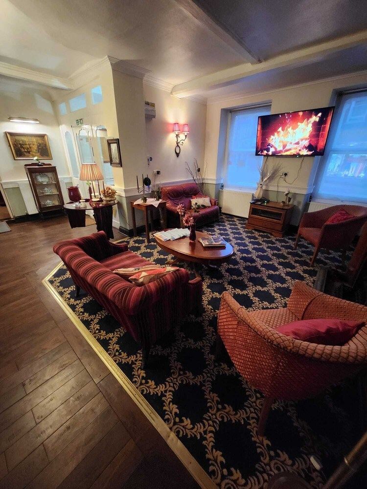 The Rose and Crown Hotel 2