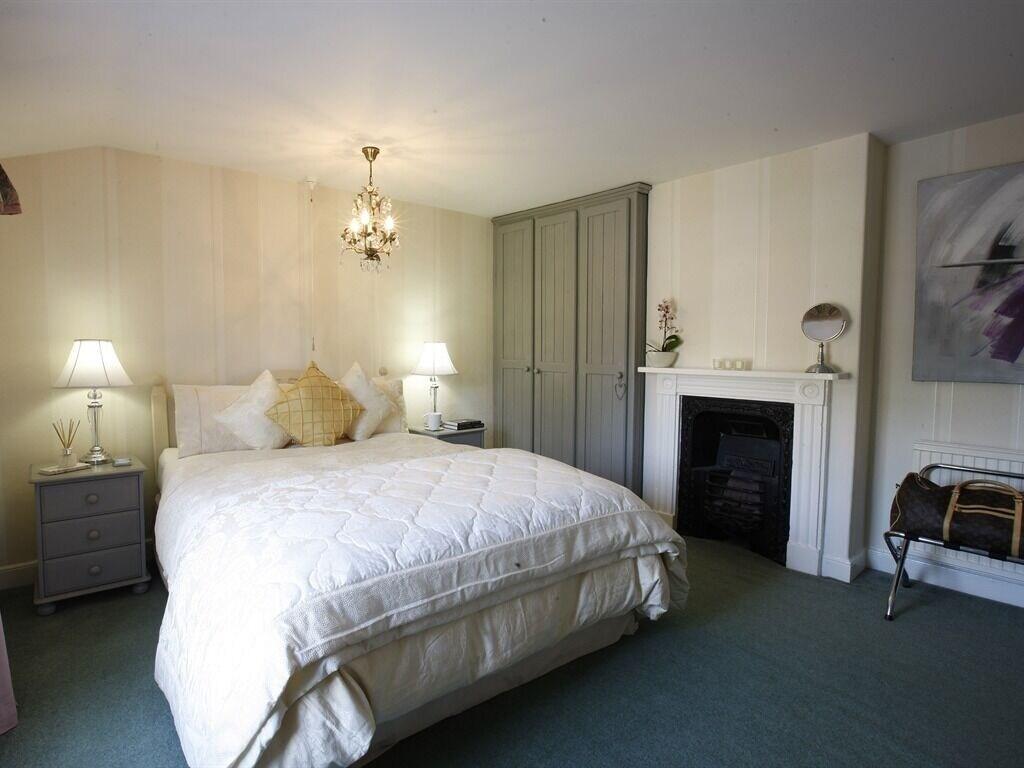Beaufort Lodge - Central Location & Free Parking 2