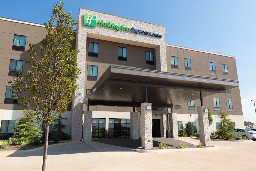 Holiday Inn Express & Suites KINGFISHER by IHG 1