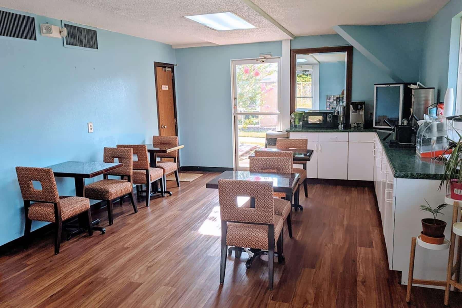Forsythia Inn 1