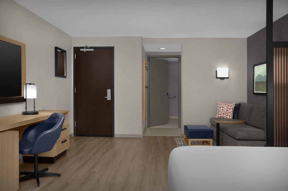 Hyatt Place Charlottesville 1