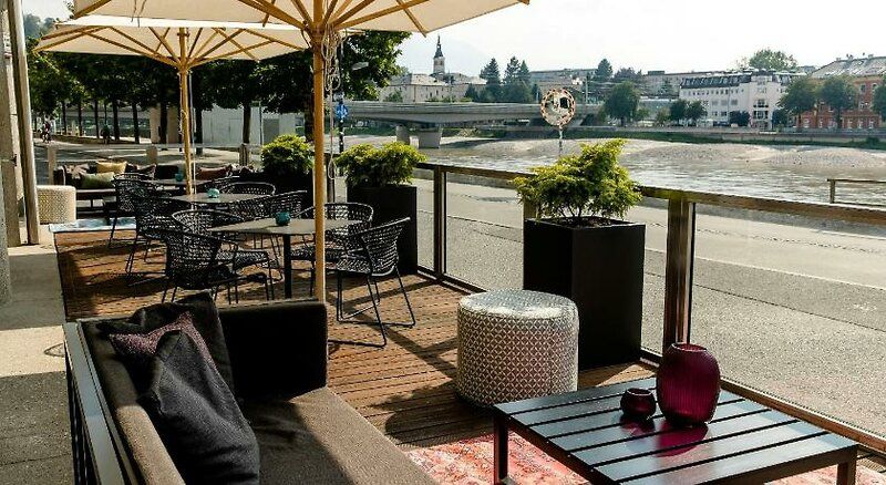 Motel One Salzburg-Mirabell 2