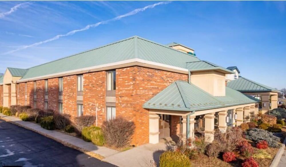 Economy Suites Springfield - Fairgrounds 1