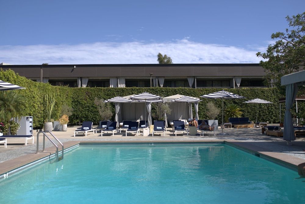 Luxe Sunset Boulevard Hotel 1