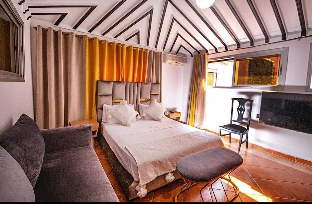 Riad Douirtna 1