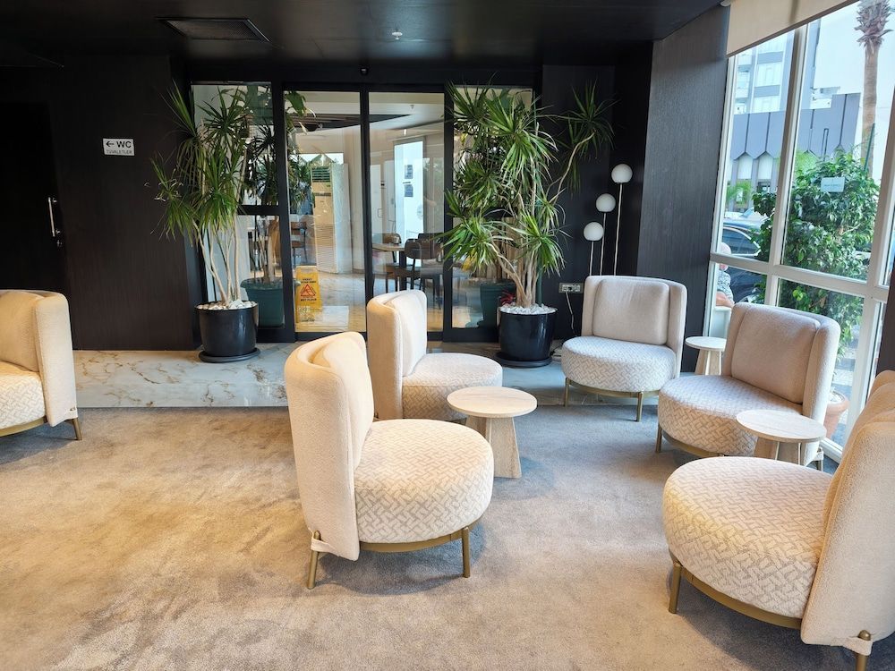 The Corner Park Hotel 2