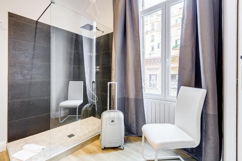 Opera Private Suites by Premium Suites Collection 1