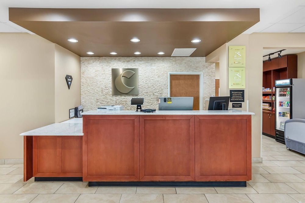 Comfort Suites Greensboro-High Point 2