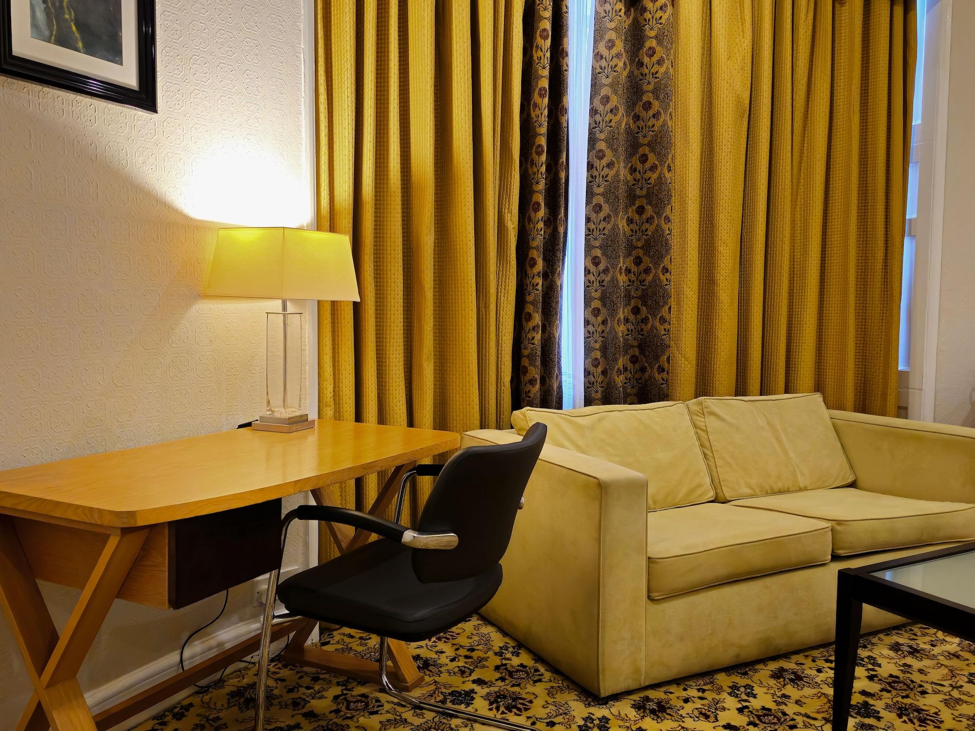 Crown Hotel - Stone, Near Stoke-On-Trent by OYO 1