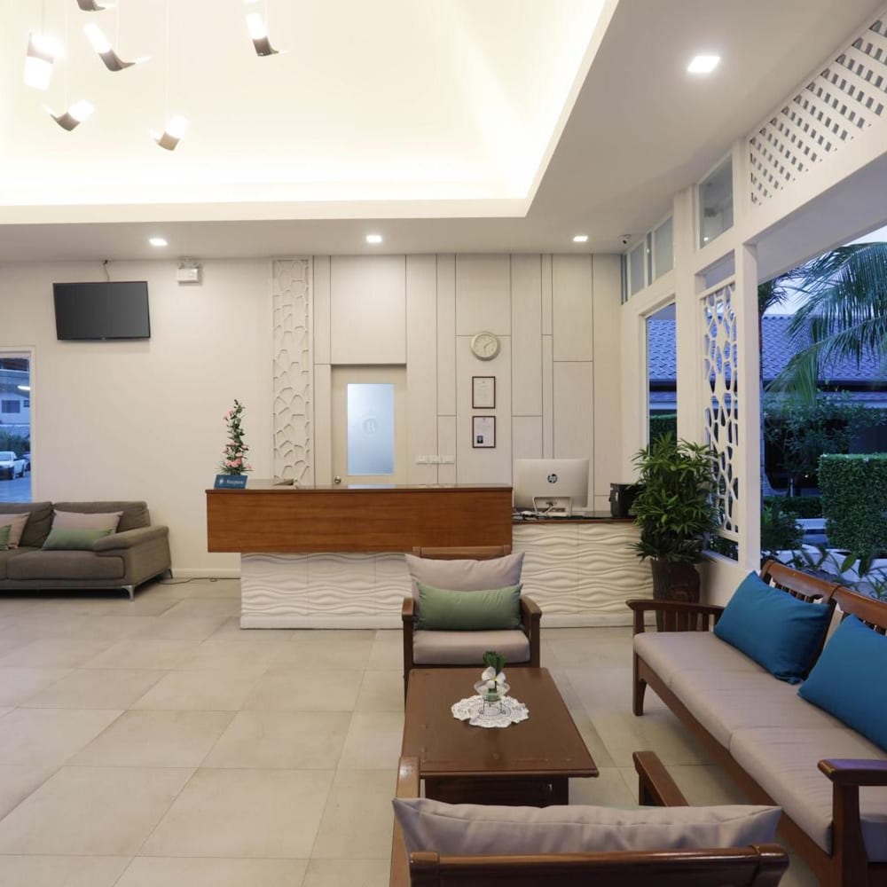 Tuana Hotels Brook Pool Access 1