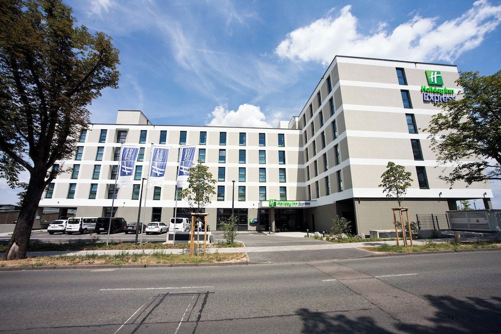 Holiday Inn Express DARMSTADT by IHG 1
