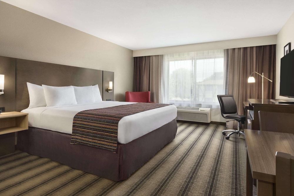 Country Inn & Suites by Radisson, Springfield Southeast 1