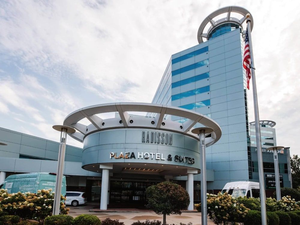 Radisson Plaza Hotel at Kalamazoo Center 1