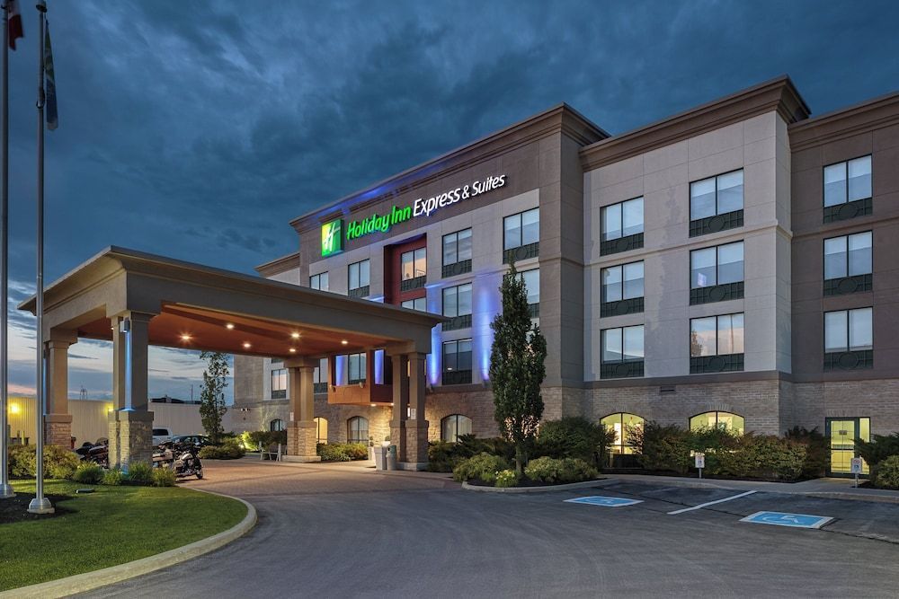 Holiday Inn Express & Suites BELLEVILLE by IHG 1