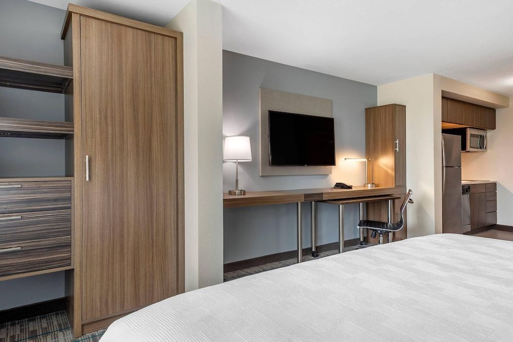 MainStay Suites Waukee-West Des Moines 1