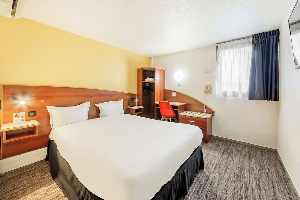 Comfort Hotel Etampes 1