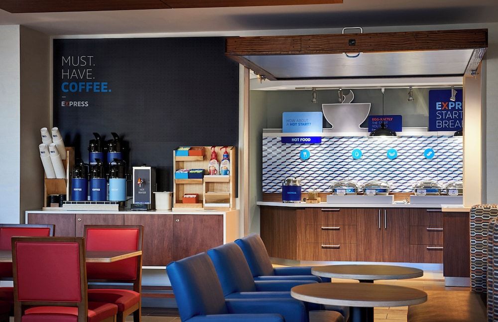 Holiday Inn Express & Suites MADISON WEST - MIDDLETON by IHG 1